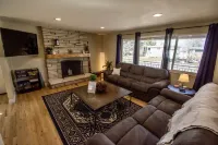 Early Bird Discount - Ski House with Workspace + Views!