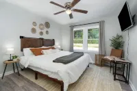 Southern Charm, 3 King Bedrooms, Central