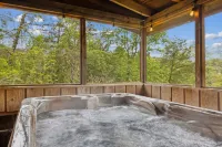 Romantic Hot Tub Cabin-King Bed • Private Porch • 10 Min Dollywood