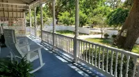 Beautiful Victorian-style home  - 15 min from beach