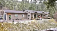 Family Entertainment near Flathead & Glacier. Theater, Arcade, Billiards & Poker
