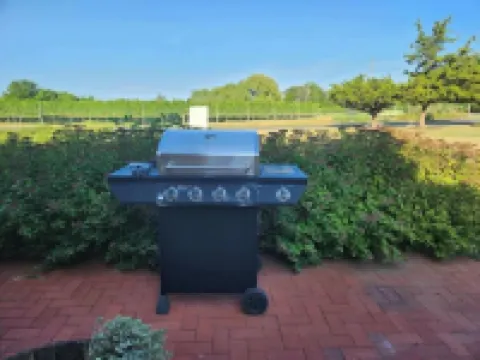 Bacchus Cottage at WIllow Creek Winery Hotels in West Cape May