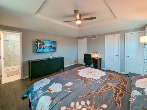Comfy, Spacious & Convinient 3/2 house in Overland Park
