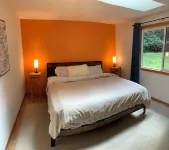 Peaceful Island Retreat with Water View Hotels in Lopez