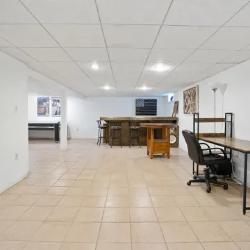 Family Getaway 2BR/2BA with Sauna - Air Hockey - Bar