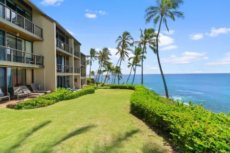 Spectacular Oceanfront Penthouse-Air Conditioned 3 Bedroom/3 Bathroom, Full Gym