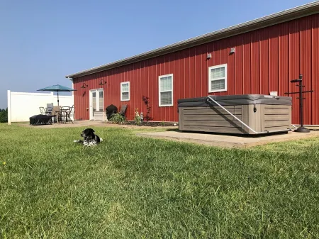 Barndominium on the Bourbon Trail - Hot Tub and Horses!  Dog and Horse friendly!