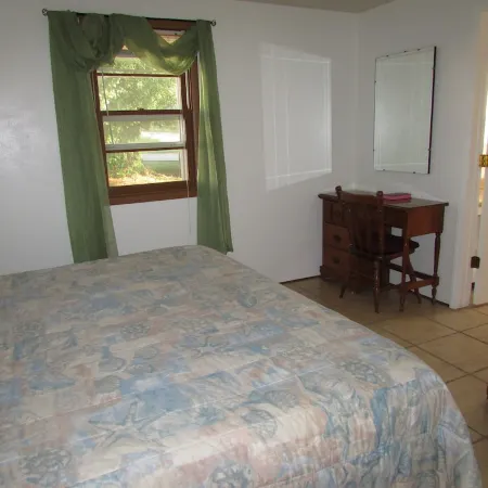 Come stay in our 2bd cabin on Table Rock Lake close to Silver Dollar City!