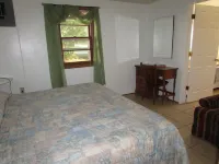 Come stay in our 2bd cabin on Table Rock Lake close to Silver Dollar City!
