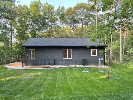 Modern Design - Fire Pit - Lake Access