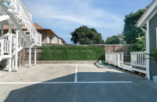 Walk to BART- SF in minutes & Off Street parking