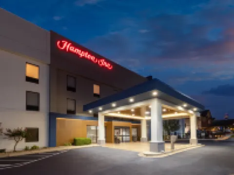 แฮมป์ตันอินน์ เซนต์โรเบิร์ต/ฟอร์ต เลนเนิร์ดวูด โรงแรมในSaint Robert