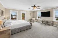 Big Elk Haus - 5Ksqft Home, Hot Tub, AC, Sleeps 14, 360 Views, PickleBall