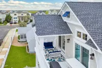 Beautiful new home, professionally decorated with pool close to town and beach