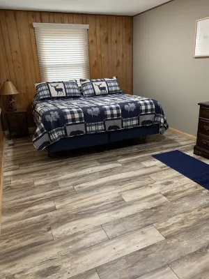 Trout Lake - Frenchman Lake 5 BR 3 BA Home, Wi-Fi, spacious & 1/2 mile to trails