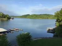 Idyllic Lake Front Condo for perfect peace & happiness