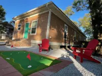 Peachy Beach House - Hot Tub, Putting Greens, Arcade, Yard Games, Close to Beach