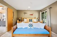 Mountain Retreat on 5 Acres with Nature Views, Deck, Hot Tub, EV Charging