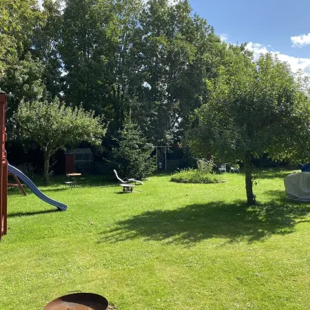 Vacation apartment "Leuchtturm" with large garden in the heart of Pilsum