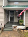 Cozy Couples Farmhouse Cottage- Minutes walk from Swain Ski Resort