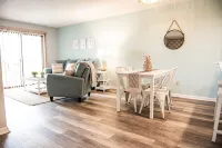 PRIME Location & Private Beach Access! Palm Tree Paradise