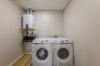 Sahara Sunsets: Modern Design Meets Quiet Luxury