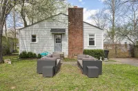 Scarlett Scales Cottage in Downtown Franklin - บังกะโล