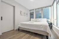 Sunset view of the Space Needle and South Lake Union! Hotels in Eastlake