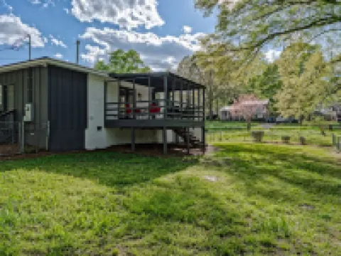 Renovated Family Home, Fenced Yard- 2King Beds-Bunk Room Hotels in Alabaster
