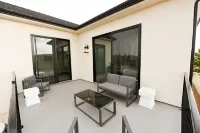 Black Ridge Villa near Sand Hollow & Zions. Sleeps 32. Private pool & hot tub.
