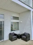Lake Charlevoix/King/Queen/2 Bed/2 Bath Condo/Town/Beach/Pool