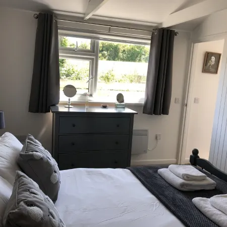 Seahorse Lodge - a hidden countryside gem with Hot tub