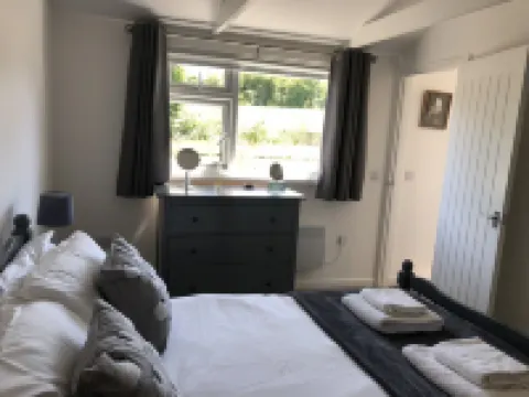 Seahorse Lodge - a hidden countryside gem with Hot tub