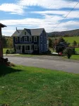 Historic Farmhouse with private river access to Juniata River