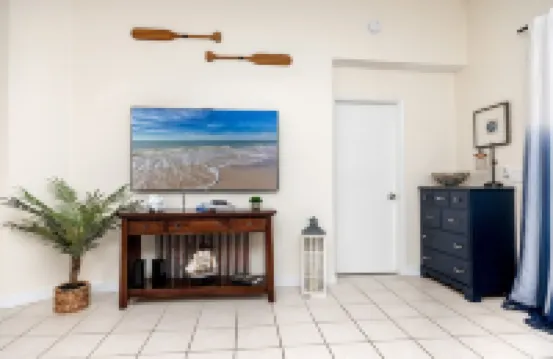 Endless summer in beautiful house with heated pool