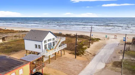 Moonlight Seas Gulf Front Home - Steps onto the beach