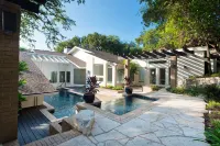Contemporary Lake Austin Estate Minutes from Downtown - Privately Gated