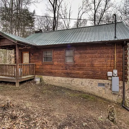 Private Smoky Mountain Cabin – Hot Tub & Serenity