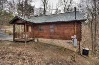 Cozy Smoky Mountain Retreat w/ Hot Tub and Forest View - Perfect for a Getaway Hotels near The Little Chateau