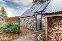 Couthie Cooshed in the Cairngorms Hotels in 