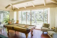 5-Acre Nature Retreat In The Heart Of San Antonio with Pickleball and Tennis