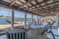 The Crab Shack on Carter's Creek