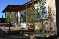Gite with private spa and enclosed terrace close to shops and rivers