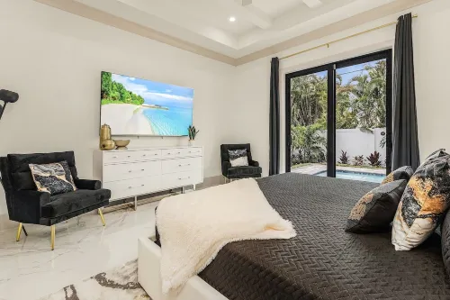 Naples Vibes! Close to the 🏖️! Heated Pool&Spa, Lanai, Grill! Two Kings! Arcade! Hotel a Naples Park