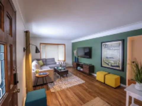 Feels like Home // Fast Wifi // Close to the Airport Hotels in Richfield