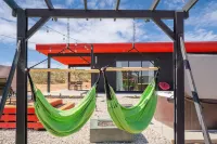Insta-worthy Mars Tiny Home~Cowboy Pool~ Hot Tub~ Fire Pit 조슈아 트리 레이크 RV & 캠프그라운드 주변 호텔