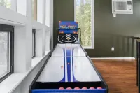 Stylish Cabin with Game Room