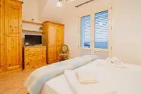 Villa Jewels 2