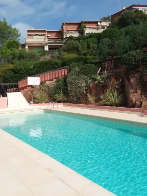 Studio à Théoule-miramar Avec Magnifique vue mer Theoule Island 주변 호텔
