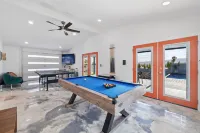 Heated Pool-Spa, Mini Golf, Fire Pit, Game Room, Stunning Views, and More!